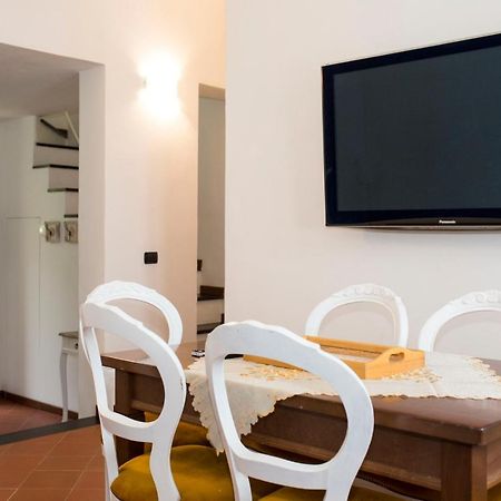 Casa Vacanze Tra Le Mura Леванто Экстерьер фото