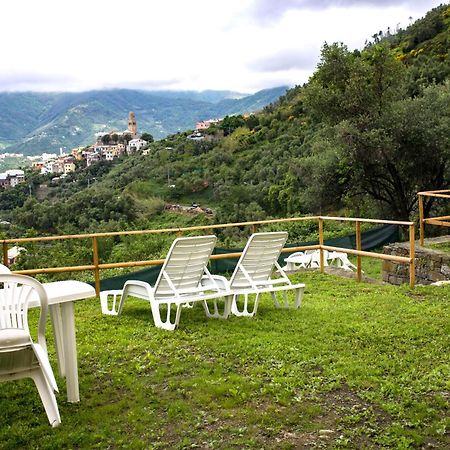Casa Vacanze Tra Le Mura Леванто Экстерьер фото