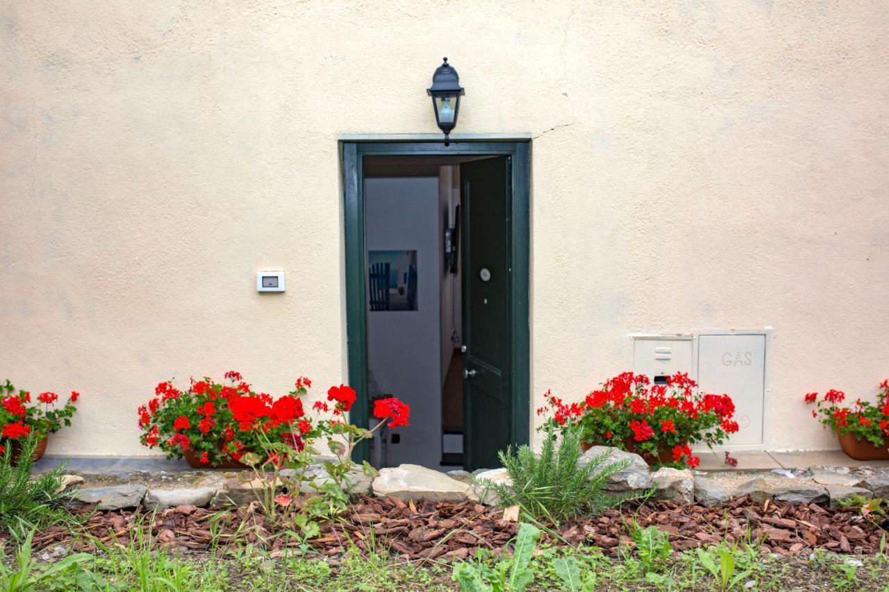 Casa Vacanze Tra Le Mura Леванто Экстерьер фото