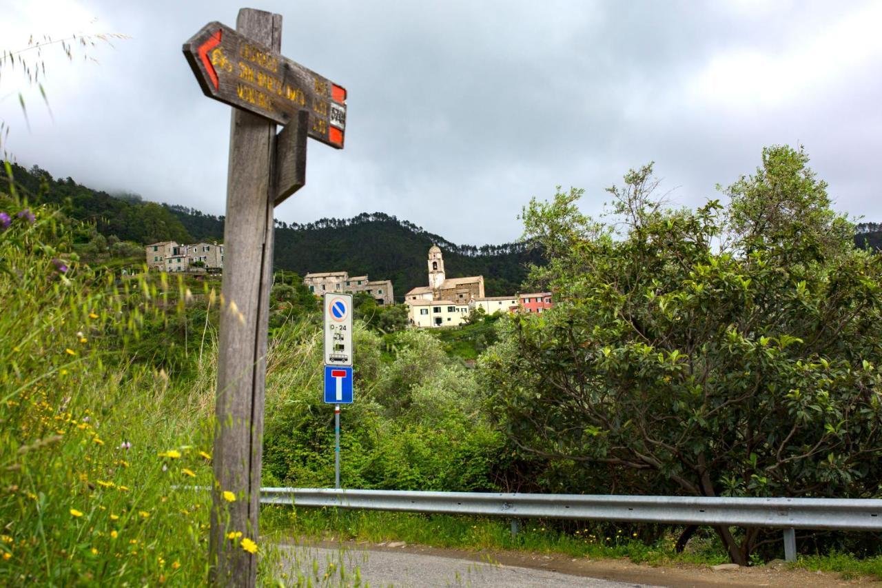 Casa Vacanze Tra Le Mura Леванто Экстерьер фото